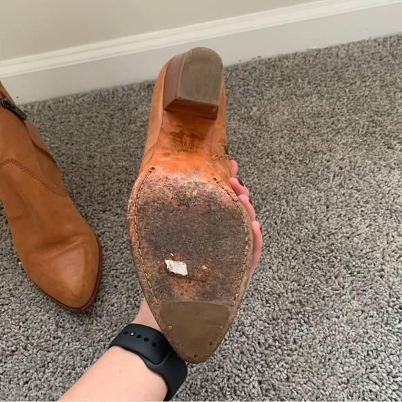 Frye Jennifer Cognac Leather Booties Size 7.5 - Picture 7 of 8
